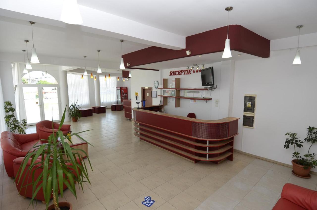 Hotel Intim Costinesti Buitenkant foto