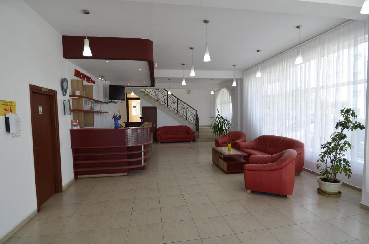 Hotel Intim Costinesti Buitenkant foto