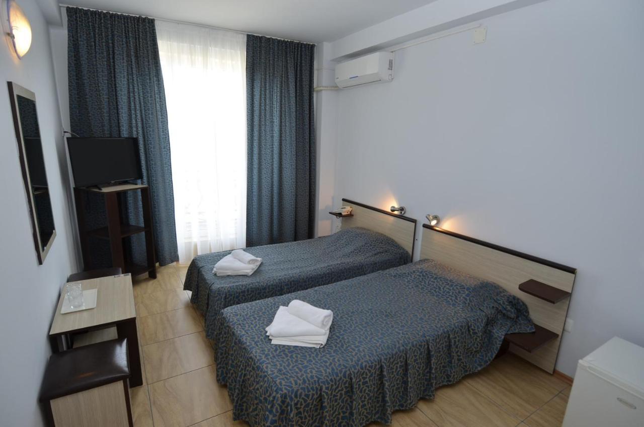 Hotel Intim Costinesti Buitenkant foto
